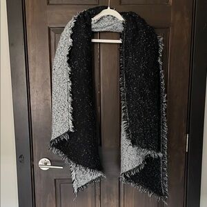Urban Outfitters Reversible Gray/Black Scarf